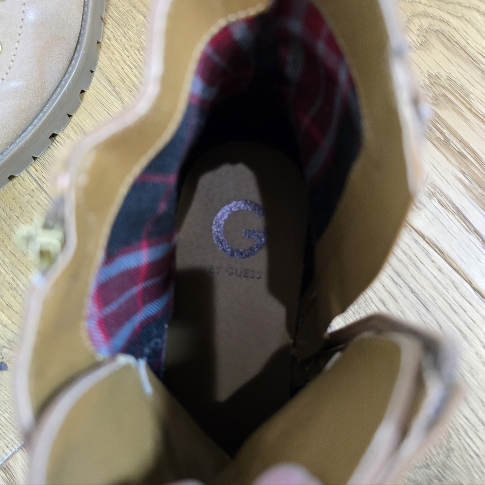 Guess Tan Lace Up Combat Boots with Red Laces Size 9.5 - Picture 7 of 10